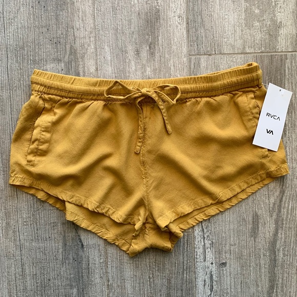 π₯π₯RVCA - CORNER SHORTπ₯π₯ - Picture 2 of 4